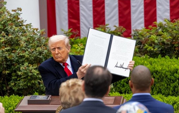 匠心智策 白宫通知中方，谈判将加入台海议题，特朗普摊牌，明年初就来中国